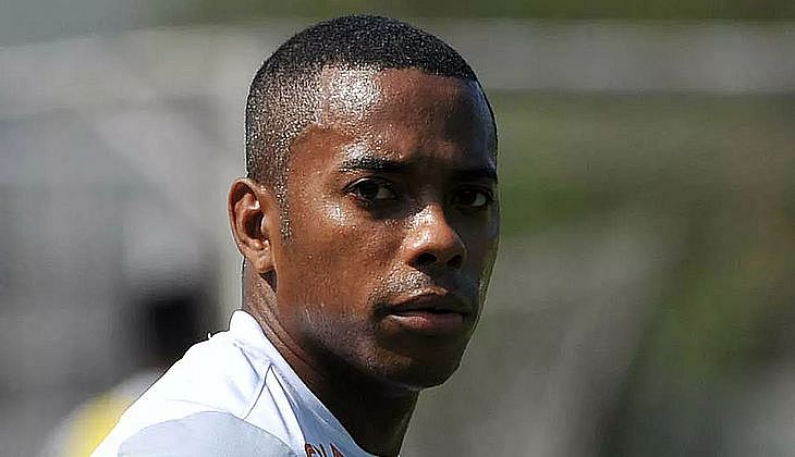 STJ decidirá em março se Robinho vai cumprir pena no Brasil