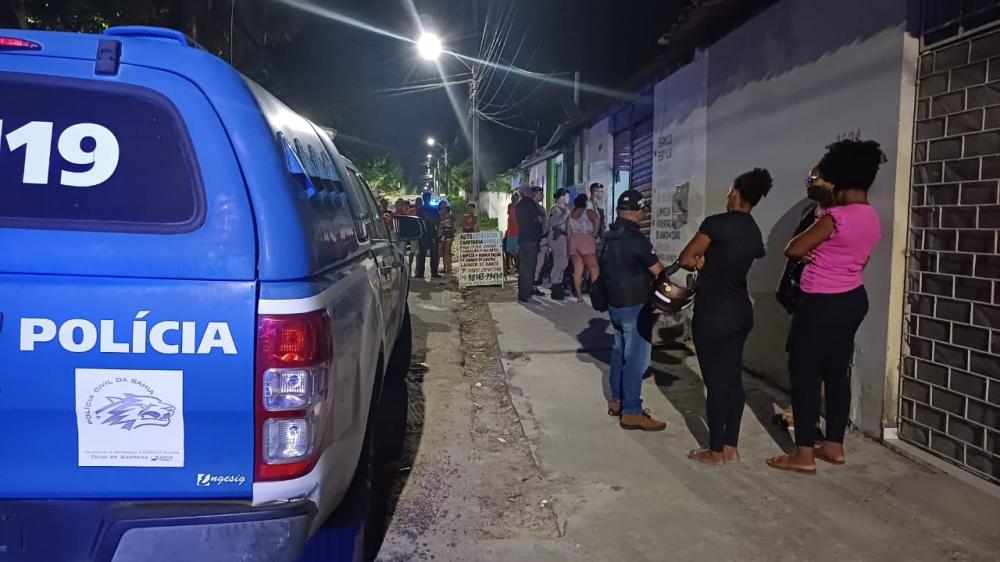 Menor de 15 anos é executado com 19 tiros de 9mm dentro de capotaria