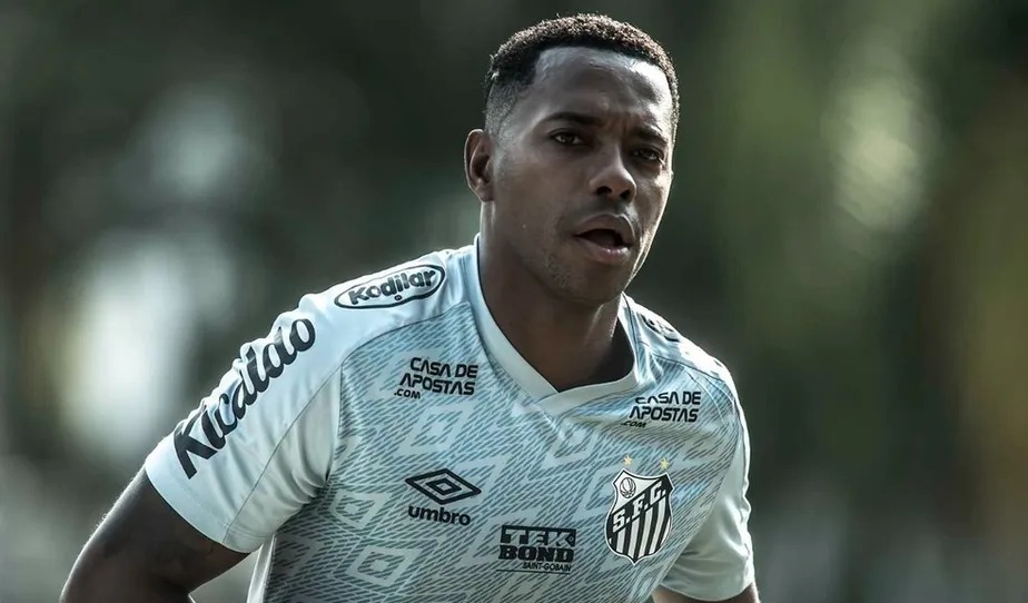 STF multa amigo de Robinho por tumultuar processo sobre estupro