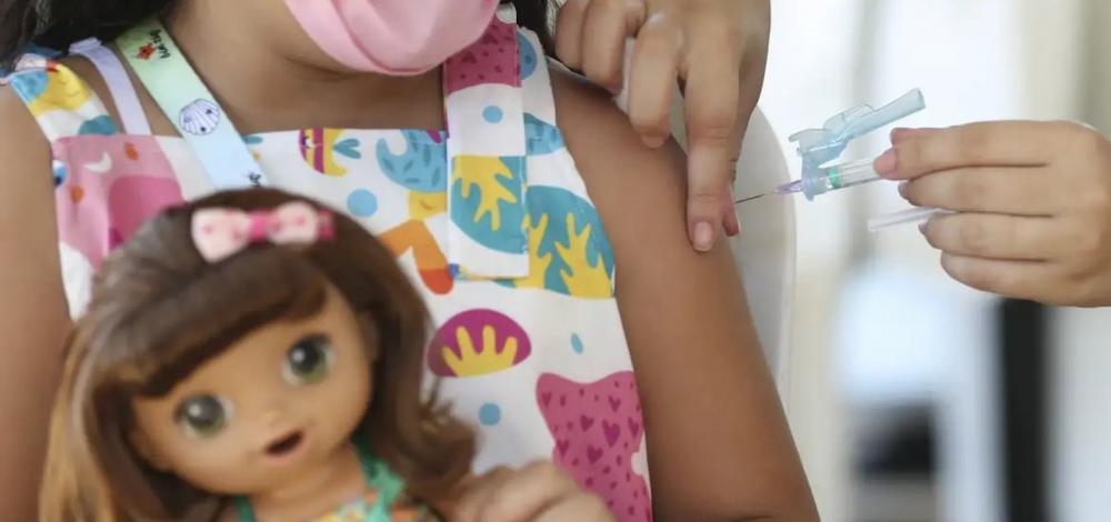 Covid ainda mata três crianças, em média, a cada quatro dias no Brasil