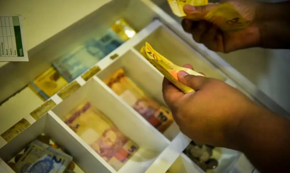  Trabalhadores nascidos em fevereiro recebem abono salarial nesta sexta 