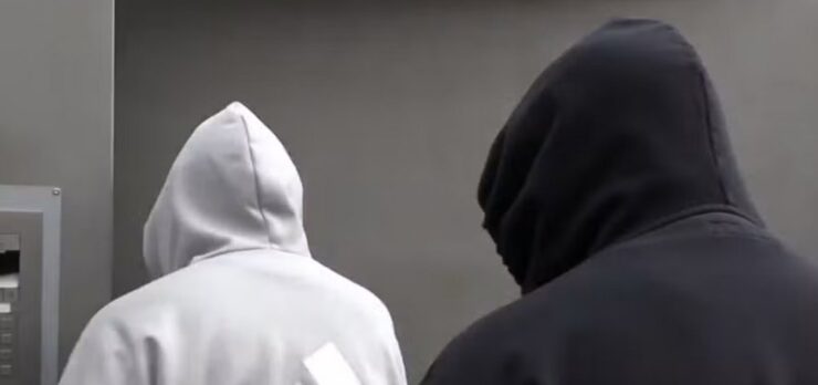 Daniel Alves faz festa para comemorar aniversário do pai horas após sair da prisão