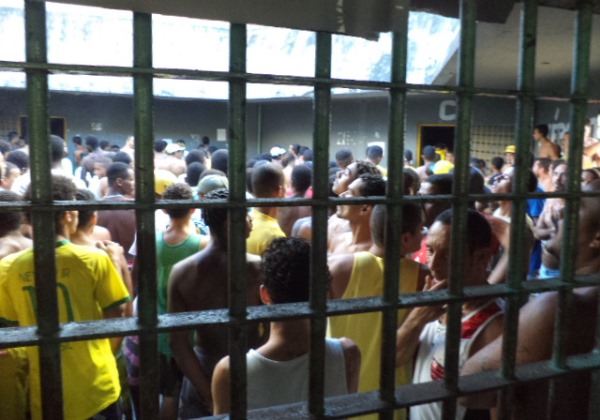 Detentos poderão usar nome social em presídios 