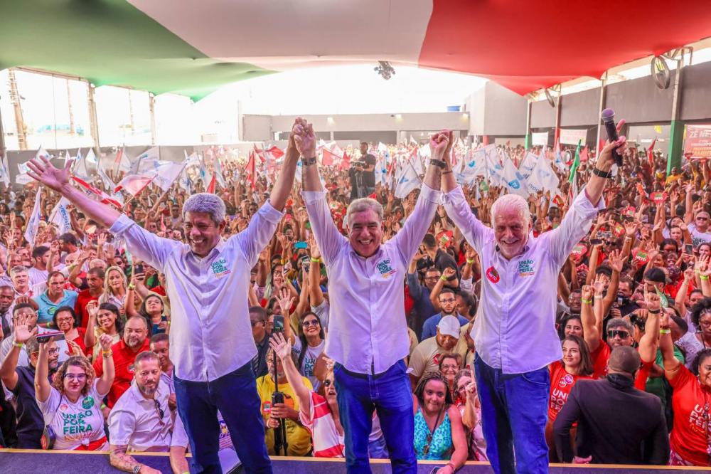 Zé Neto oficializa pré-candidatura a prefeito de Feira