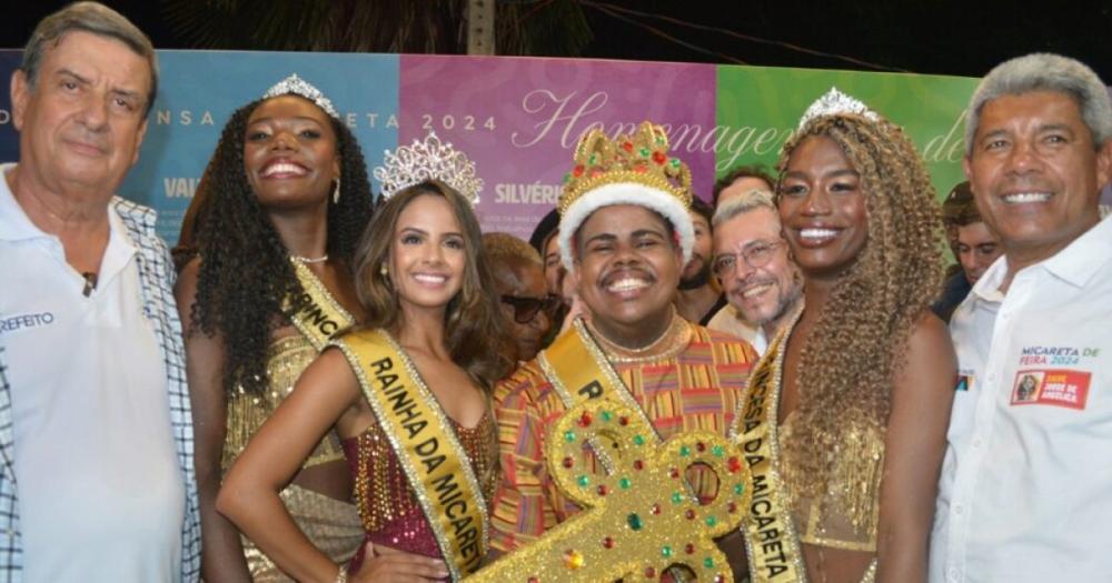 Prefeito e governador entregam chave da cidade para o rei momo mais novo da história da Micareta