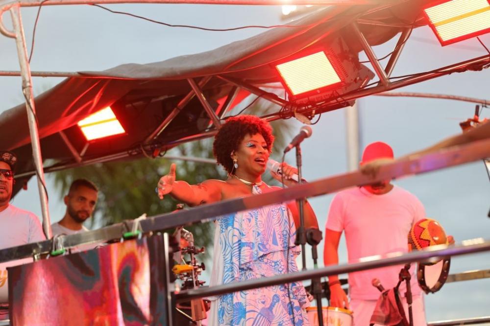 Samba de Marizélia invadiu o circuito Maneca Ferreira na Micareta 2024