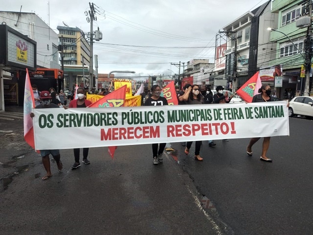 Servidores do município reivindicam retorno das gratificações nos salárioss