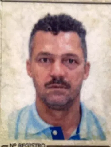 Motorista morre após ser atingido com barra de ferro na cabeça.