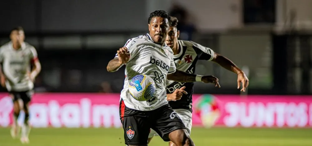 Em confronto direto, Vitória perde para o Vasco e segue no Z-4 do Brasileirão