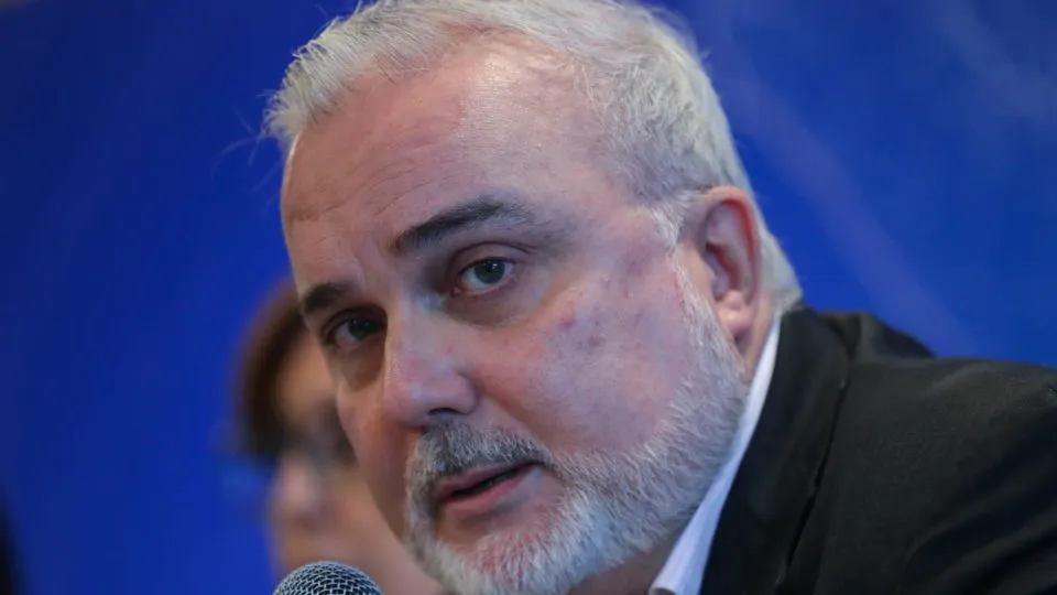 Lula demitiu na noite desta terça-feira (14) o presidente da Petrobras, Jean Paul Prates, substituta deve ser Magda Chambriard.| Foto: EFE/André Coelho. Leia mais em: https://www.gazetadopovo.com.br/economia/lula-demite-presidente-da-petrobras/ Copyright