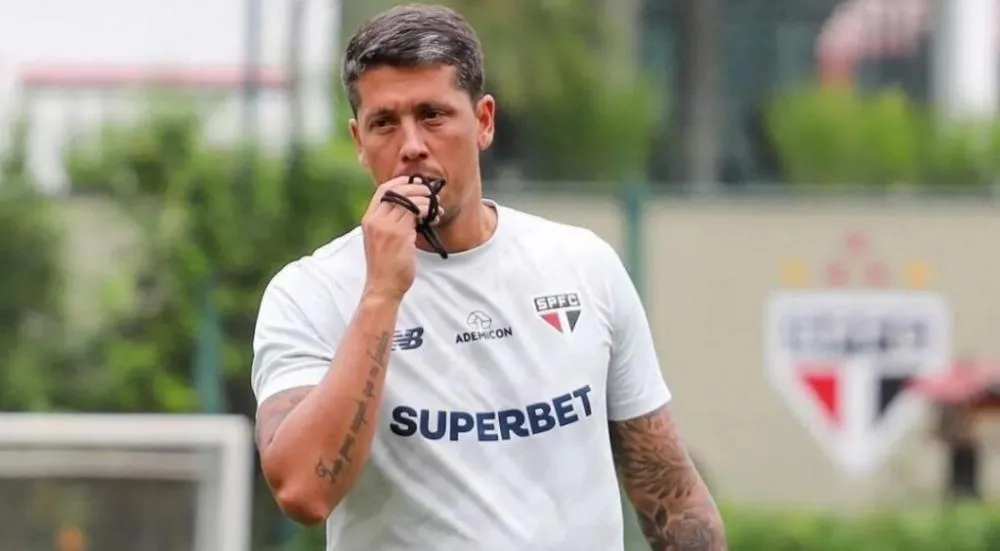 Vitória age rápido e contrata Thiago Carpini