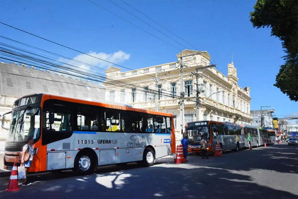 Feira de Santana moderniza transporte coletivo com a chegada de 22 novos ônibus