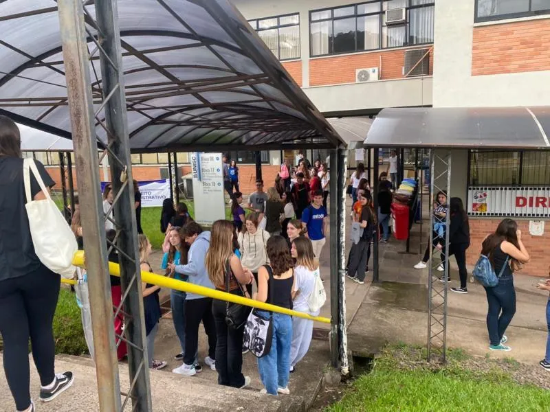 MEC avalia novo prazo para inscrição de alunos do RS no Enem