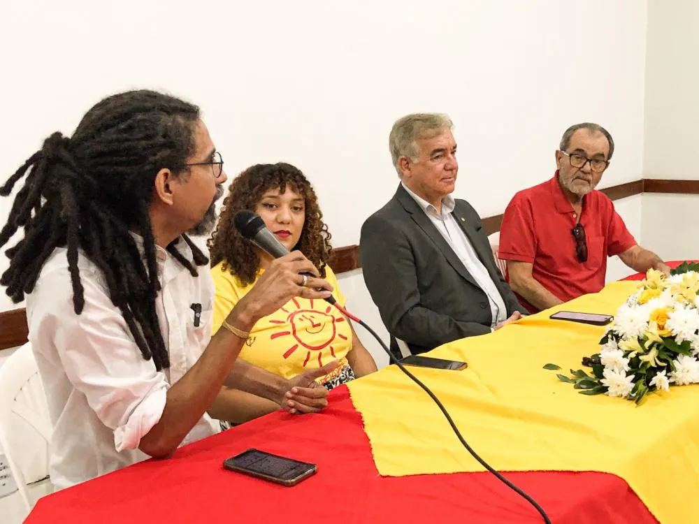 PSOL anuncia apoio a Zé Neto para candidato a prefeito de Feira 