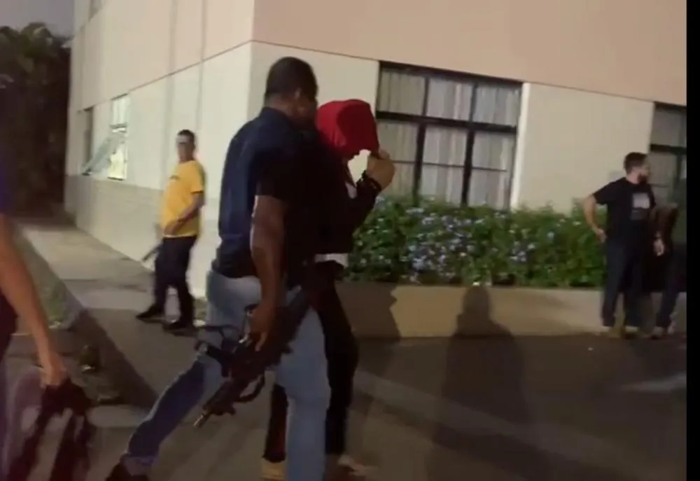 Mulher condenada há 18 anos por matar o namorado com 59 facadas é presa em Simões Filho