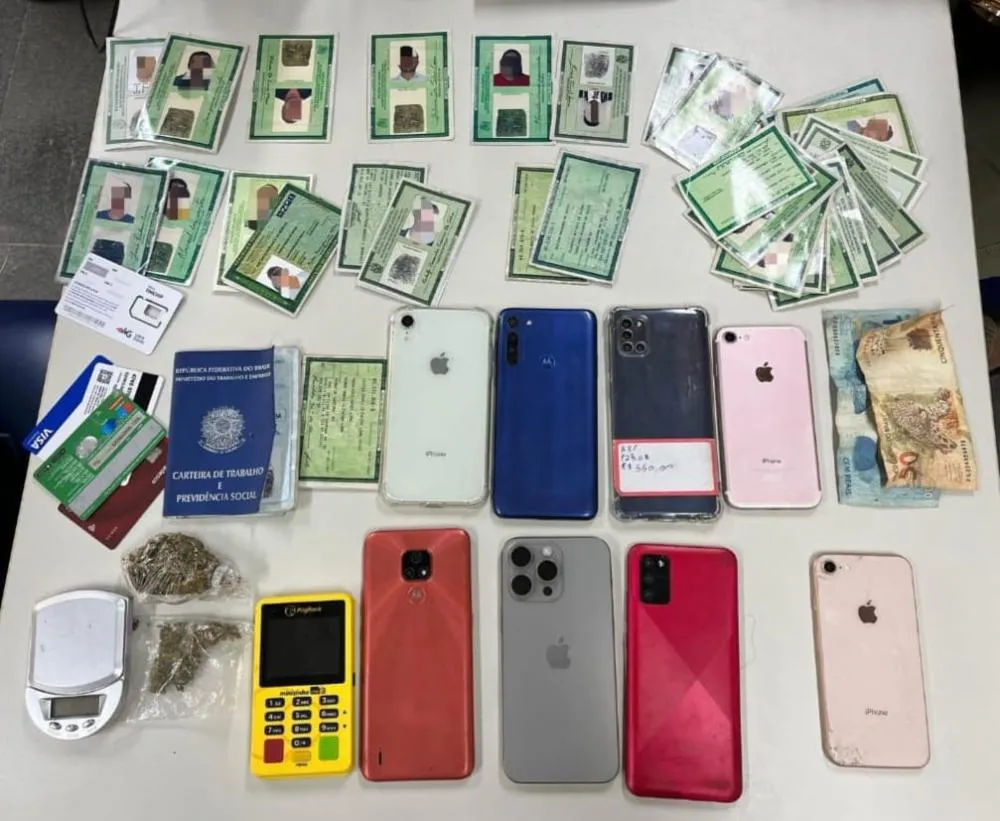 Homem é preso com documentos falsos e drogas no bairro Mangabeira