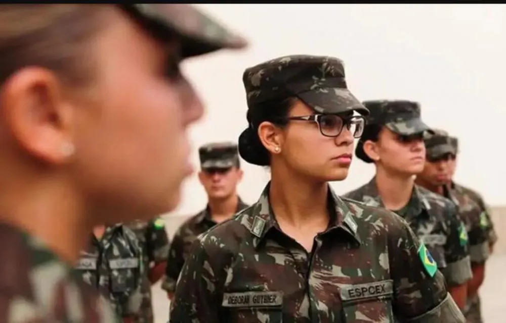 Alistamento militar feminino nas Forças Armadas será permitido em 2026