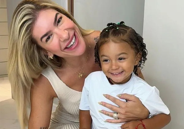 Lore Improta rebate internauta após opinião sobre Liz