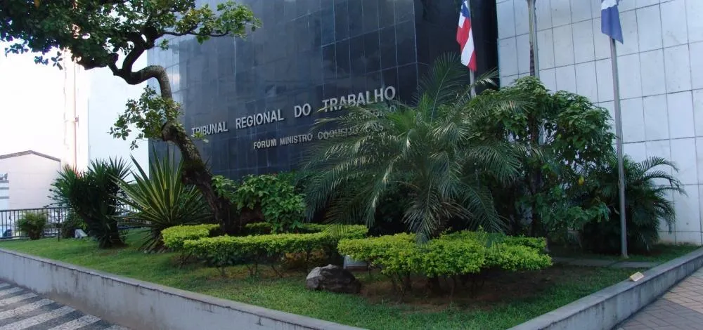 Mulher trans será indenizada em R$ 10 mil por não ter nome social respeitado em Salvador