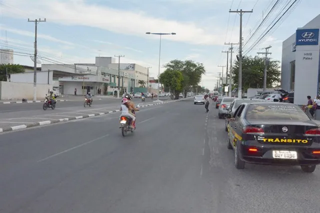 SMT realiza interdição parcial em trecho da avenida João Durval neste fim de semana