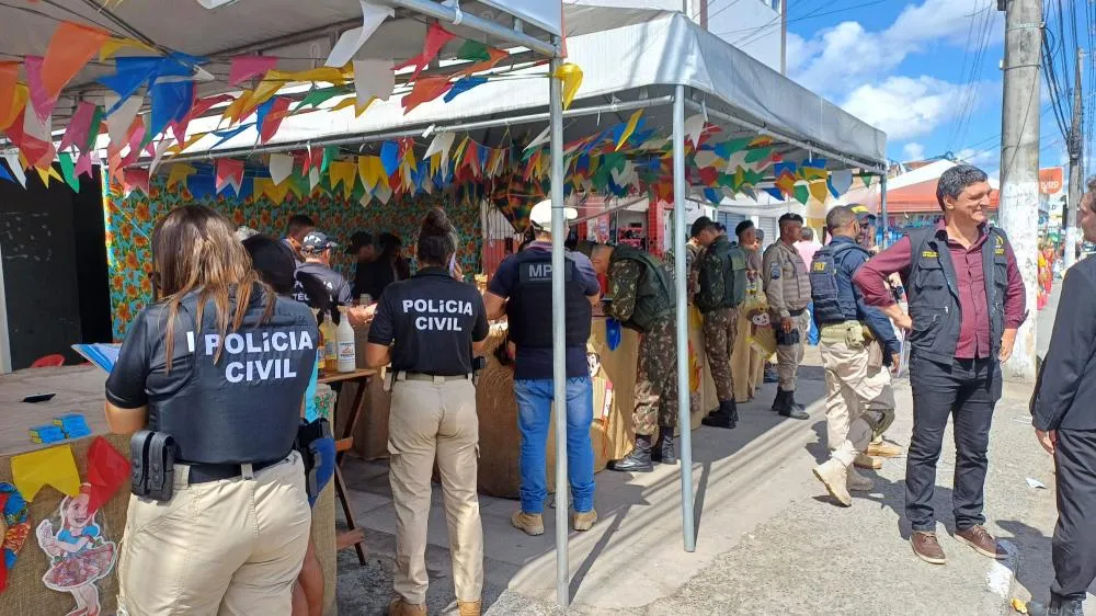 Força-tarefa contra comércio ilegal de fogos em Feira de Santana