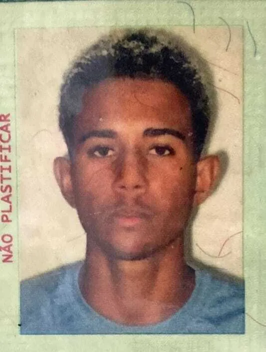 Jovem morre após colidir moto em cavalo em Jaguara