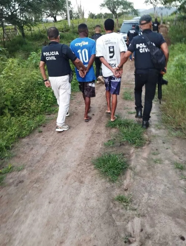 Três irmãos são presos suspeitos de homicídio em Anguera