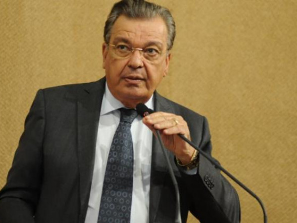 Ex-deputado Targino Machado testa positivo para covid 19,mesmo vacinado