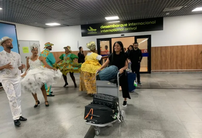 Clima junino marca estreia do terceiro voo semanal de Madri para Salvador