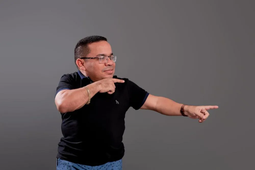 Chicão dos Teclados, traído pela ex-companheira, vira destaque nas festas juninas após vídeo viralizar