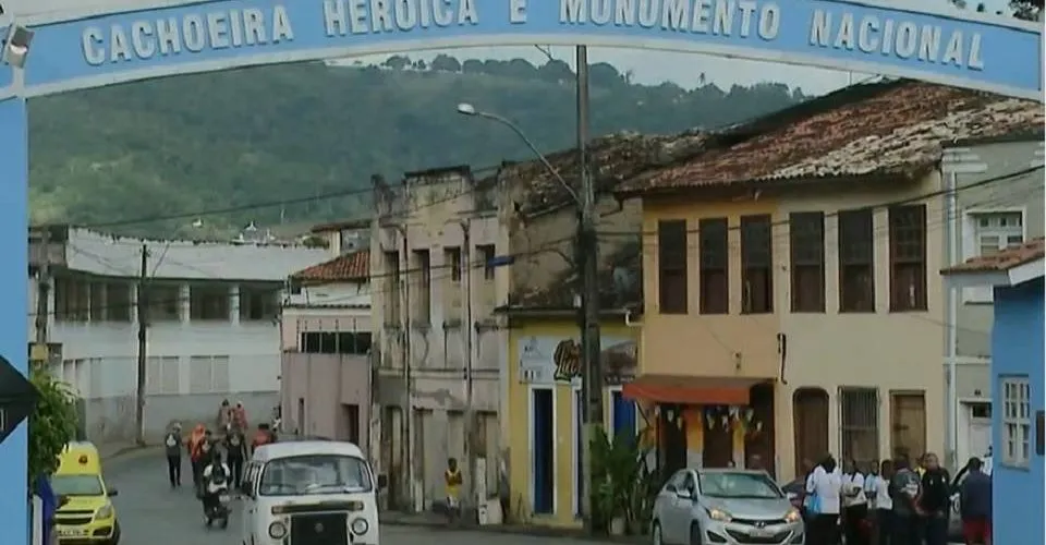 Dando início às comemorações ao 2 de Julho, sede do governo é transferida para Cachoeira