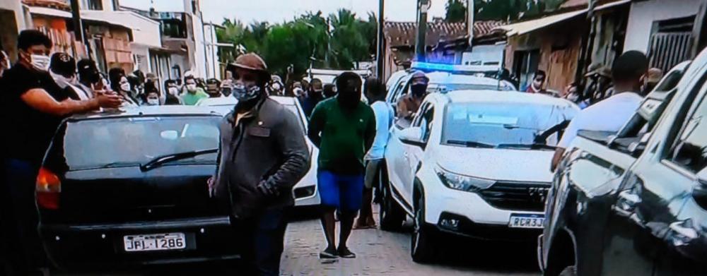 PM interrompe festa de São João promovida pela prefeitura de São Gonçalo dos Campos e confusão é registrada no local