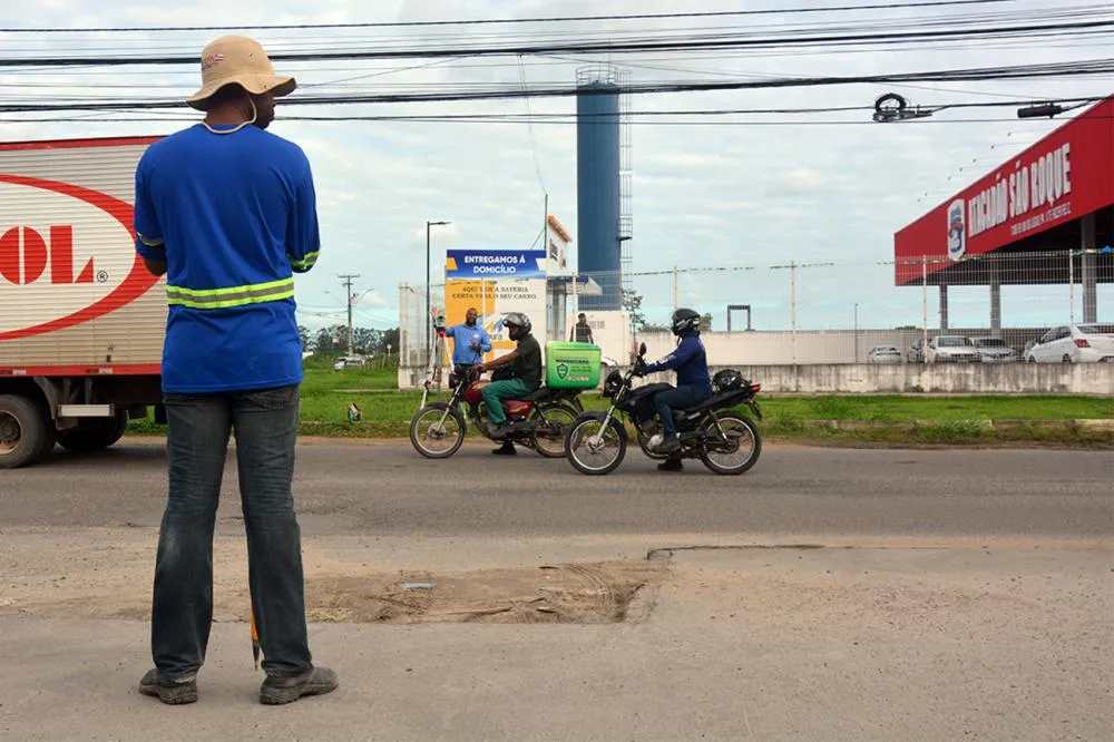 Prefeito Colbert Filho assina ordem de serviço para requalificação da Artêmia Pires