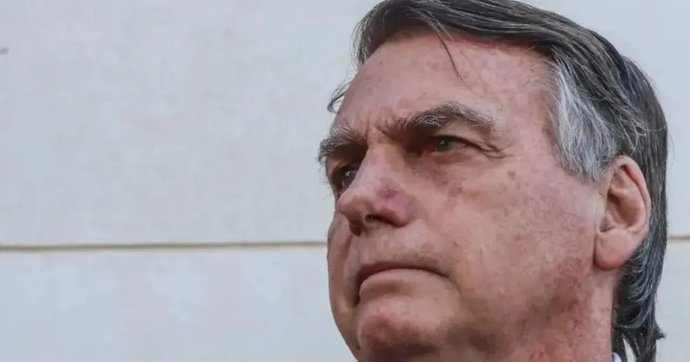 Bolsonaro põe em xeque 'faculdades mentais' de Lula e aponta volta do 'sistema'