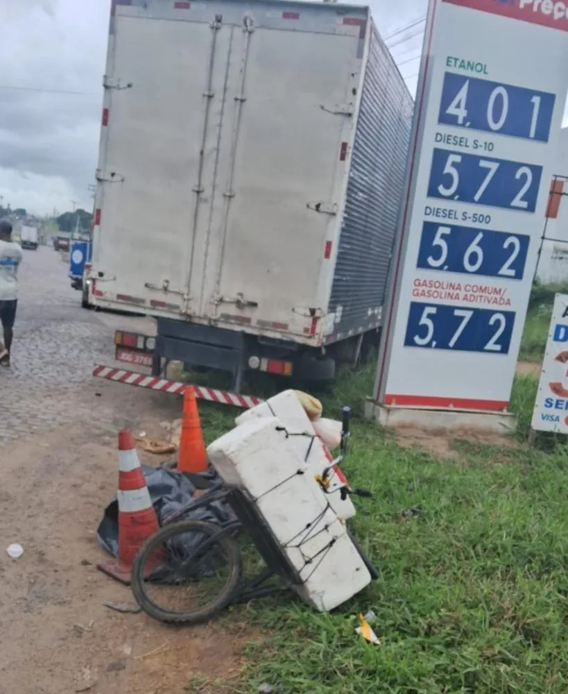 Homem morre em acidente de bicicleta na BR-324