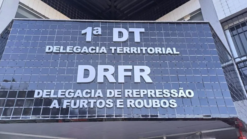 Polícia prende suspeitos de transportar motores sem identificação em Feira de Santana