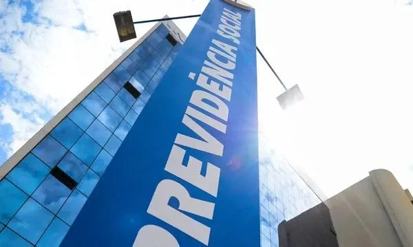 Servidores do INSS entram em greve por tempo indeterminado a partir desta terça (16)