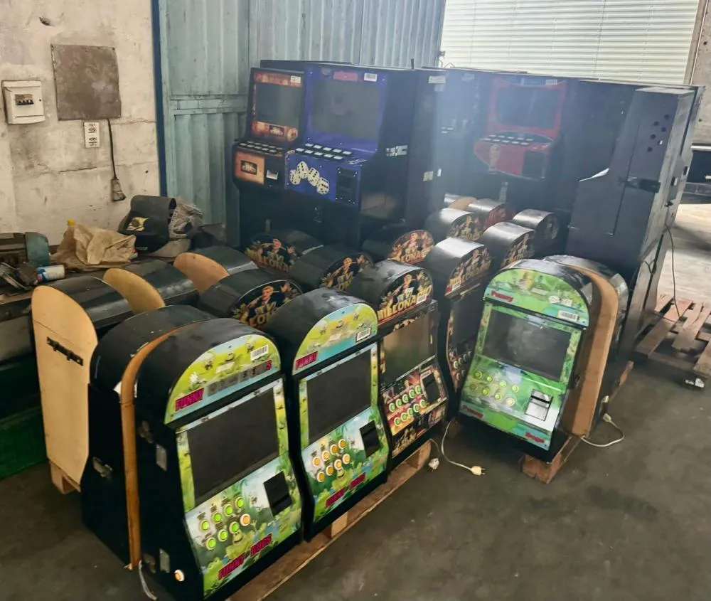 34 máquinas caça níqueis são apreendidas pela Polícia Civil no bairro cidade nova