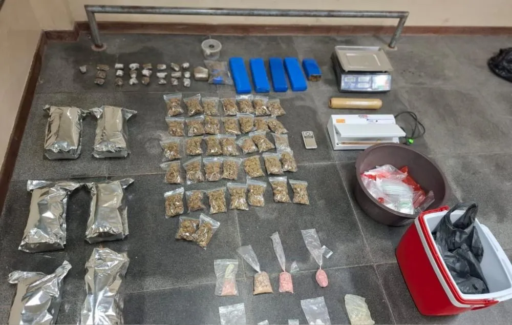Polícia Militar prende homem com grande quantidade drogas no bairro Campo Limpo