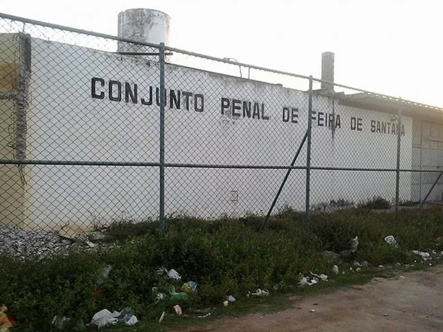 Homem vai prestar queixa e acaba preso por dívida de pensão alimentícia em Feira de Santana