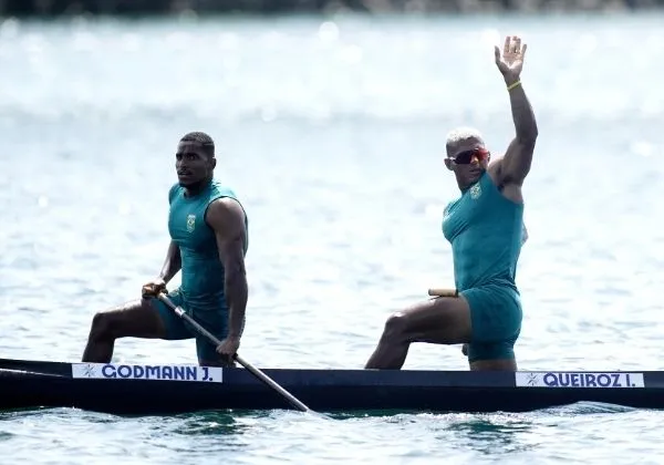Isaquias Queiroz e Jacky Godmann terminam em 4º na canoagem C2 e não conseguem medalha