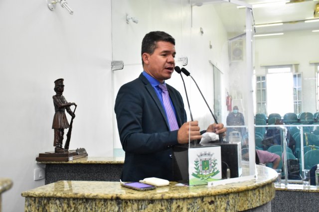 Depois de oito meses sem manutenção, ruas do Viveiros e Tamandari passam por limpeza geral