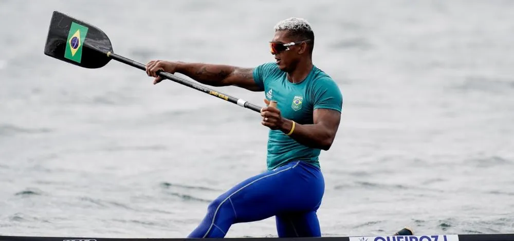 Baiano Isaquias Queiroz leva prata na canoagem individual 