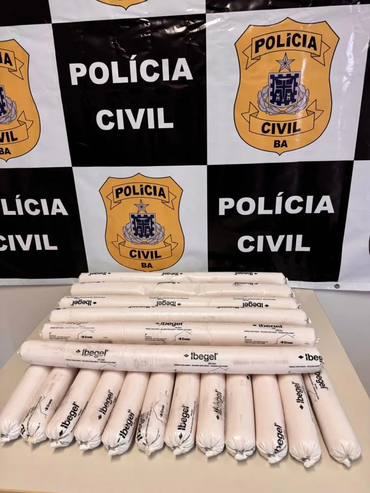 Polícia Civil de Feira de Santana cumpre mandado e apreende explosivos no bairro Campo Limpo