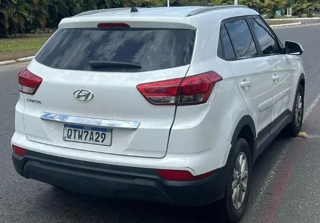  Assaltante de veículo solto em audiência de custódia vai a Fórum utilizando carro roubado e acaba preso pela terceira vez 