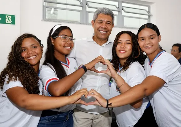 Jerônimo comemora avanços na Educação da Bahia