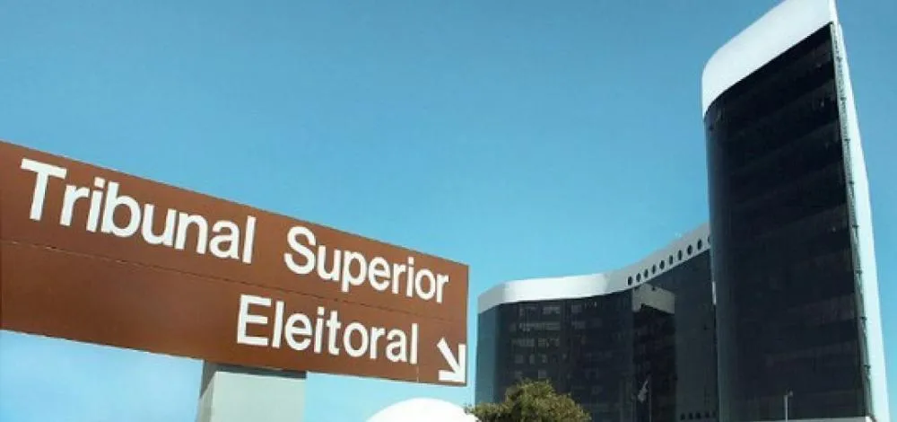 TSE recebe lista de 9,7 mil pessoas com contas irregulares