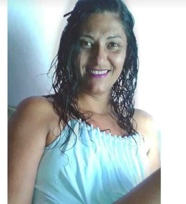 Mulher é assassinada a golpes de faca por vizinhos em Feira de Santana