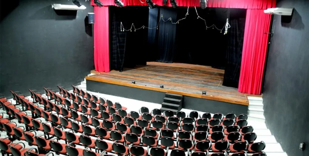 Teatro Margarida Ribeiro tem exibição de filme clássico nesta quarta-feira