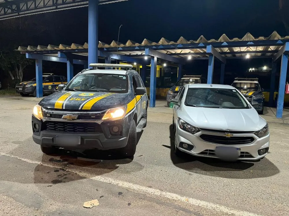 PRF apreende drogas e mercadorias sem nota fiscal em Feira de Santana